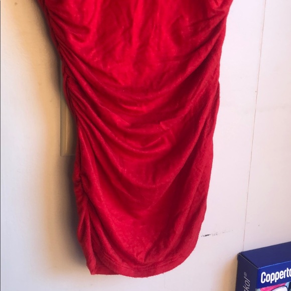 Red dangle sleeve scoop neck shirt - Picture 3 of 4